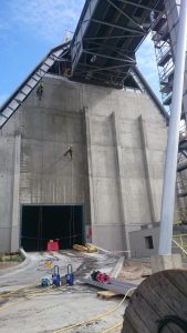 Mycie elewacji betonowej