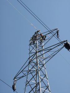 Pracę na słupach wysokiego napięcia